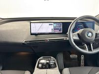 Usado BMW iX M Sport 295 kW (402 CV) 2025 Gris SUV