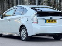 Used Toyota Prius 136 HP (100 kW) 2020 White Hatchback
