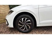 Used VW Polo Life 95 HP (69 kW) 2022 White Hatchback