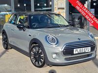 Usado Mini Cooper Exclusive 136 HP (100 kW) 2019 Cinzento Citadino