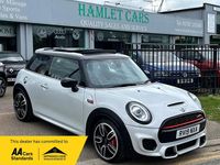 Używany Mini John Cooper Works Comfort 231 KM (169 kW) 2019 Srebrny Hatchback