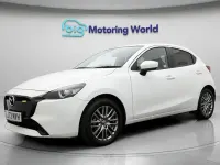 Begagnad Mazda 2 Exclusive-Line 90 HK (66 kW) 2024 Vit Halvkombi