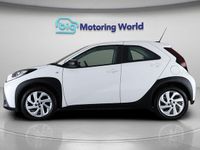 Used Toyota Aygo X PURE 72 HP (52 kW) 2022 White SUV