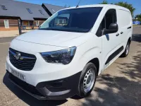 Used Vauxhall Combo 100 HP (73 kW) 2021 White MPV