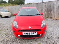 Used Fiat Punto Easy Plus 69 HP (50 kW) 2015 Red Hatchback