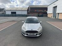 Used Ford Fiesta Zetec 75 HP (55 kW) 2015 Silver Hatchback