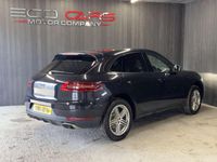 Used Porsche Macan 252 HP (185 kW) 2016 Black SUV
