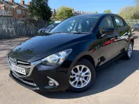 Begagnad Mazda 2 2018 Svart Halvkombi