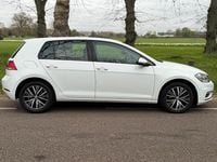 Used VW Golf VII SE 125 HP (91 kW) 2018 White Hatchback