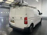 Used Citroën Dispatch 100 HP (73 kW) 2019 White MPV