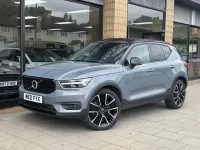 Begagnad Volvo XC40 R-Design Pro 2021 Grå SUV