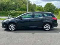 Begagnad Ford Focus Zetec 125 HK (91 kW) 2013 Svart Kombi