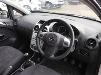 Second-hand Vauxhall Corsa 2013 Argintiu Hatchback