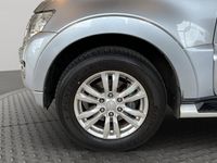 Used Mitsubishi Shogun 200 HP (147 kW) 2014 Silver SUV