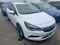 Używany Vauxhall Astra SRi 150 KM (110 kW) 2016 Biały Hatchback