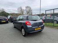 Used Renault Clio II Expression 2006 Blue Hatchback