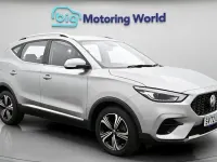 Usado MG ZS Excite 106 HP (77 kW) 2023 Prateado SUV