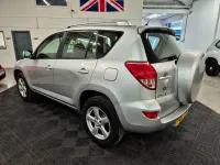 Usado Toyota RAV4 152 HP (111 kW) 2007 Prateado SUV