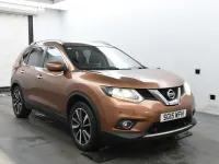 Used Nissan X-Trail S 130 HP (95 kW) 2015 Orange SUV