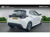 Used Toyota Yaris 113 HP (83 kW) 2024 White Hatchback