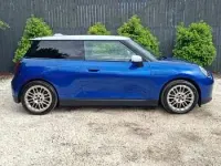 Used Mini Cooper SE 160 kW (218 HP) 2024 Blue Hatchback