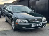 Used Volvo V40 SE 2000 Green Estate