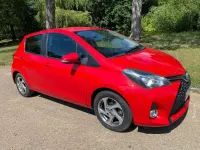 Used Toyota Yaris 100 HP (73 kW) 2016 Red Hatchback