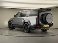 Used Land Rover Defender SE Dynamic 300 HP (220 kW) 2022 Grey Estate