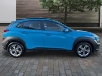 Używany Hyundai Kona SE 120 KM (88 kW) 2022 Niebieski SUV