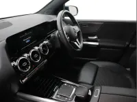 Begagnad Mercedes B200 147 HK (108 kW) 2022 Blå Minibuss