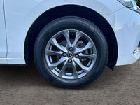 Used Mazda 2 75 HP (55 kW) 2022 White Hatchback