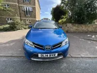 Used Toyota Auris Hybrid 136 HP (100 kW) 2014 Blue Hatchback