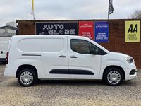 Used Vauxhall Combo Sportive 100 HP (73 kW) 2020 White MPV