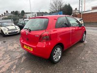 Used Toyota Yaris T3 88 HP (64 kW) 2006 Red Hatchback