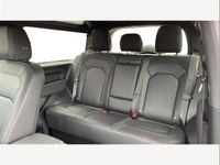 Used Land Rover Defender SE Dynamic 250 HP (183 kW) 2023 White SUV