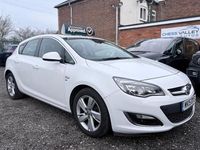 Used Vauxhall Astra SRi 136 HP (100 kW) 2015 White Hatchback