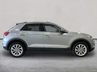 Usado VW T-Roc Style 150 HP (110 kW) 2025 Prateado SUV