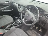 Begagnad Vauxhall Crossland Edition 83 HK (61 kW) 2022 Grå SUV