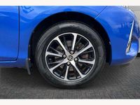 Used Toyota Yaris Hybrid 100 HP (73 kW) 2018 Nebula blue Hatchback