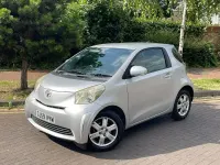 Used Toyota iQ 68 HP (50 kW) 2009 Silver Hatchback