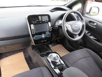Usado Nissan Leaf Acenta 80 kW (109 HP) 2015 Branco Citadino