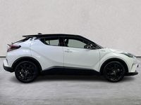 Used Toyota C-HR 122 HP (89 kW) 2019 White SUV