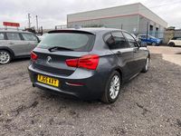 Begagnad BMW 116 Efficient Dynamics 2015 Grå Halvkombi