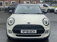 Usado Mini Cooper Classic 136 HP (100 kW) 2019 Branco Citadino