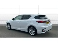 Used Lexus CT200h 134 HP (98 kW) 2018 White Hatchback