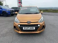 Used Hyundai i10 Premium SE 87 HP (63 kW) 2017 Orange Hatchback