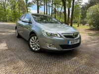 Second-hand Vauxhall Astra 165 CP (121 kW) 2011 Argintiu Break