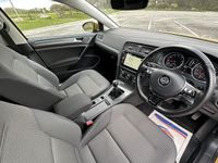 Used VW Golf VII SE 125 HP (91 kW) 2018 Yellow Hatchback