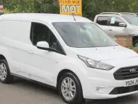 Begagnad Ford Transit Connect Limited 101 HK (74 kW) 2024 Vit Minibuss