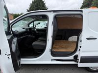 Used Vauxhall Combo Edition 100 HP (73 kW) 2019 White MPV
